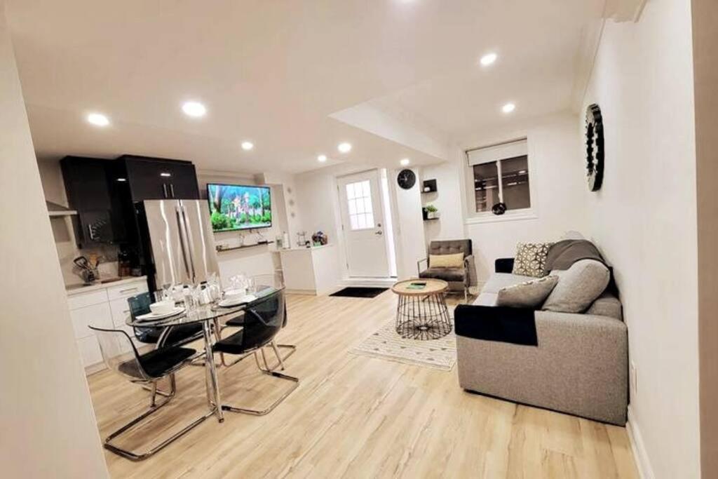 Апартаменты Modern Oasis In Richmond Hill, The Place For You! Экстерьер фото
